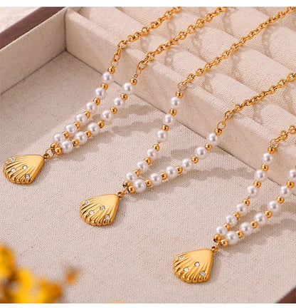 Shell Pearl Necklace