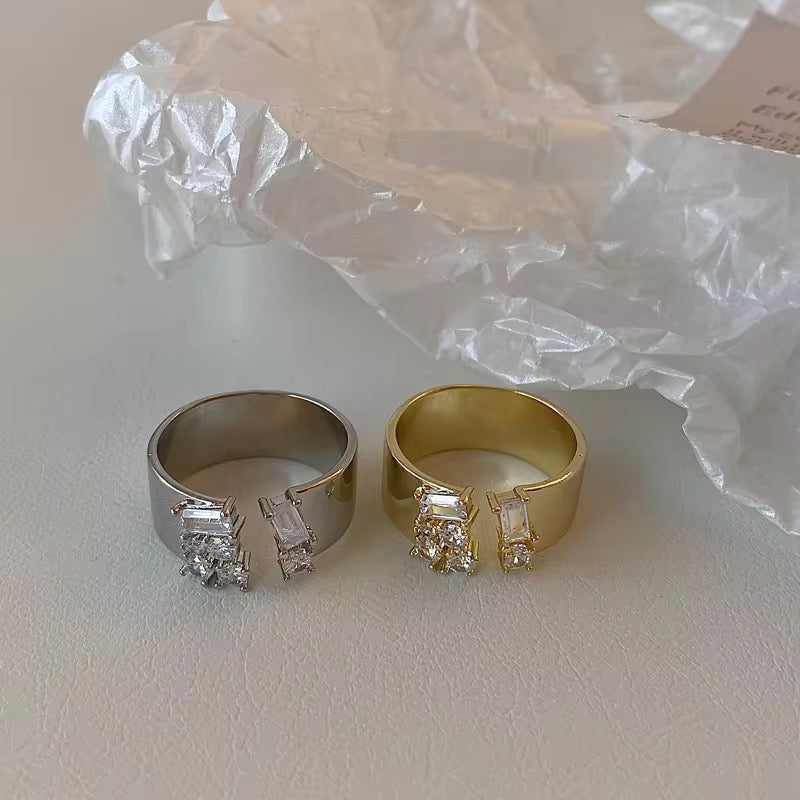 Sparkle Gap Ring-Gold