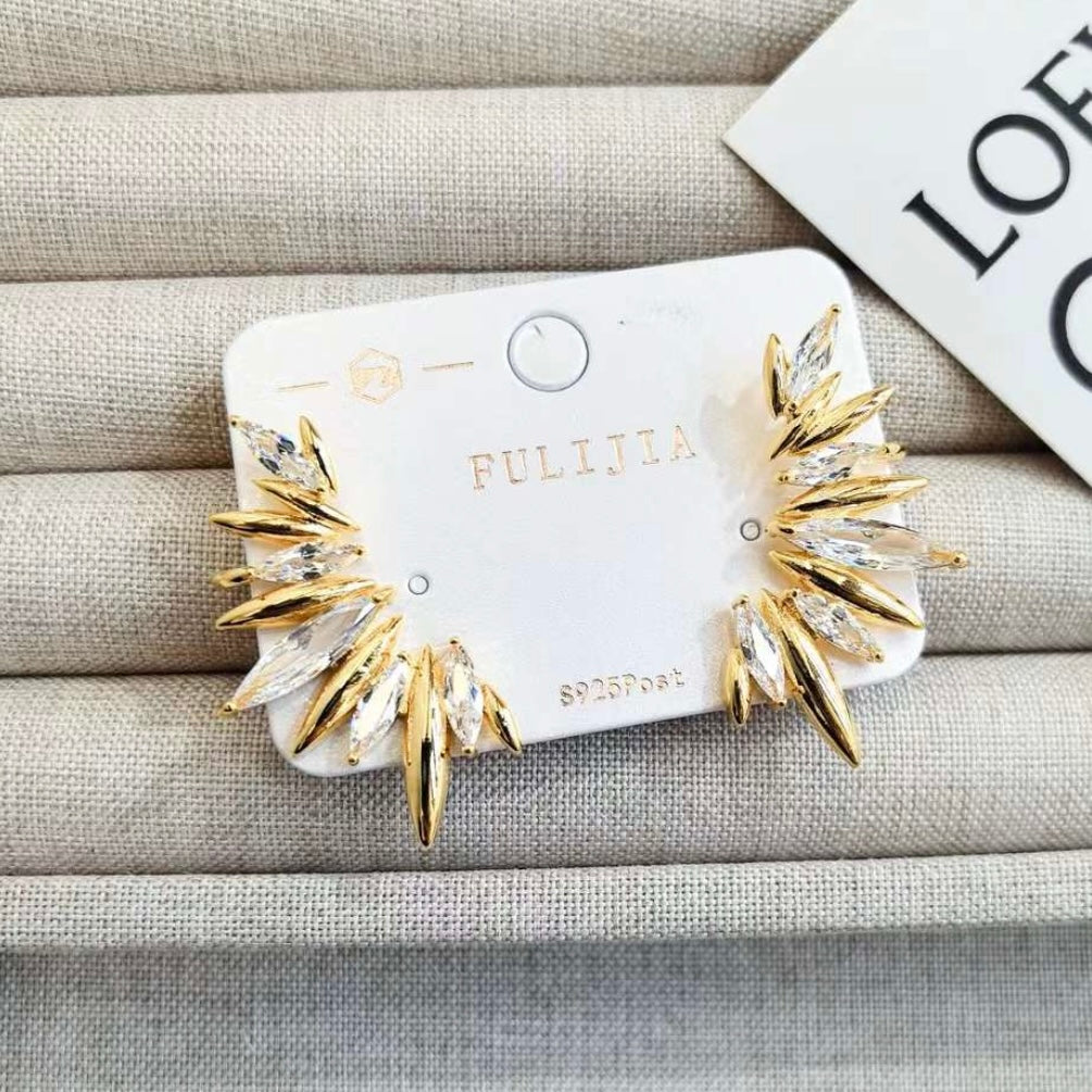 Modern Bloom Earring & Cuff-Gold