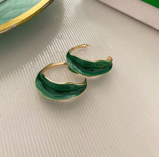 Green uneven enamel hoops