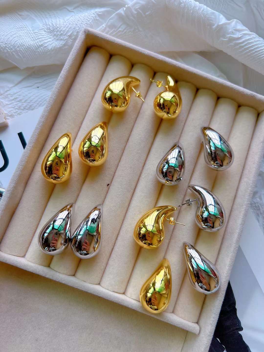 Viral Drop Earrings